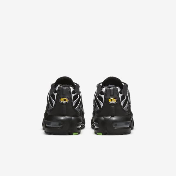 Nike Air Max Plus Older Otroci Superge Črna / Zelena / Kovinski Srebrna / Črna | NK345CLI