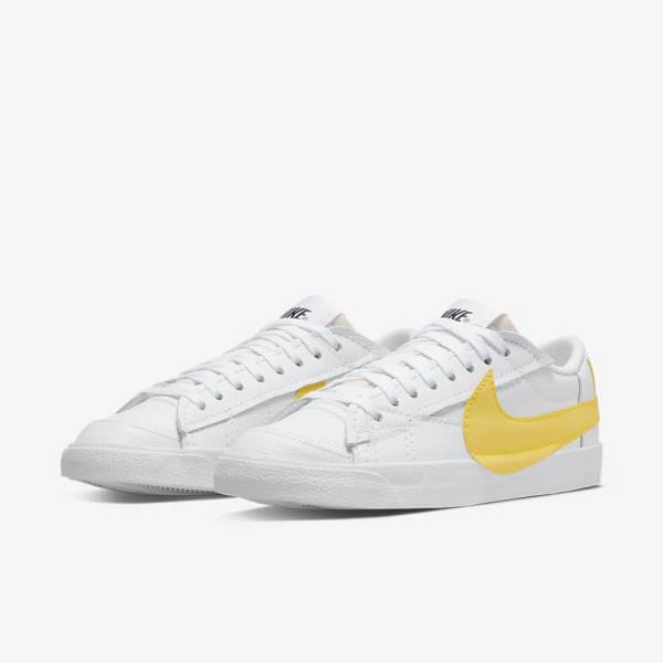 Nike Blazer Low Jumbo Moški Superge Bela / Črna / Oranžna | NK512RND