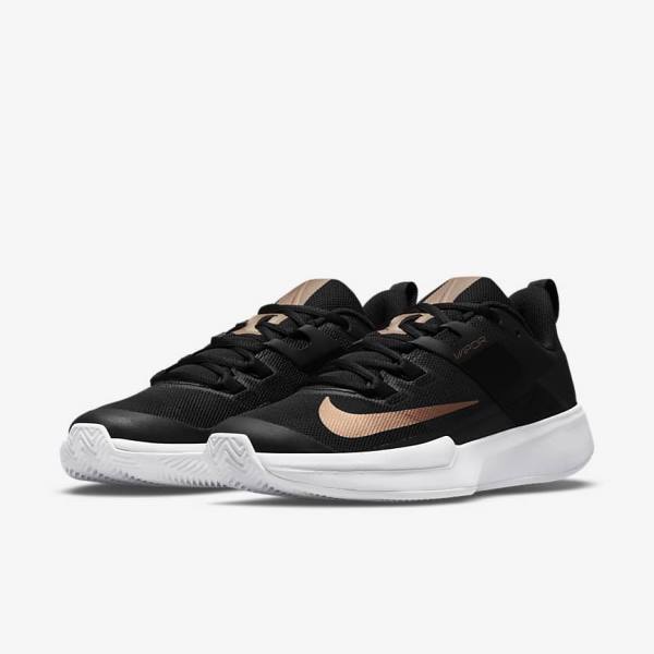 Nike NikeCourt Vapor Lite Clay-Court Ženske Tenis Copati Črna / Bela / Kovinski Rdeča Rjav | NK142ULF