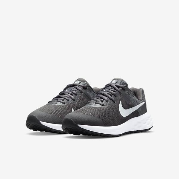 Nike Revolution 6 Older Road Otroci Tekaški Čevlji Siva / Bela | NK890SPN