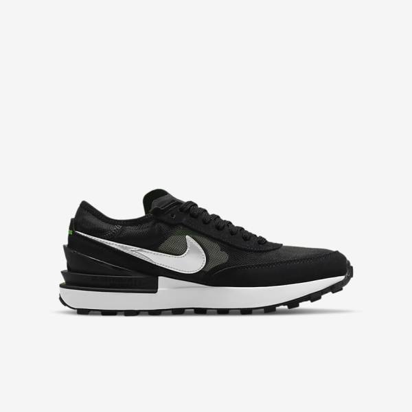 Nike Waffle One Older Otroci Superge Temno Siva / Črna / Zelena | NK874UNY