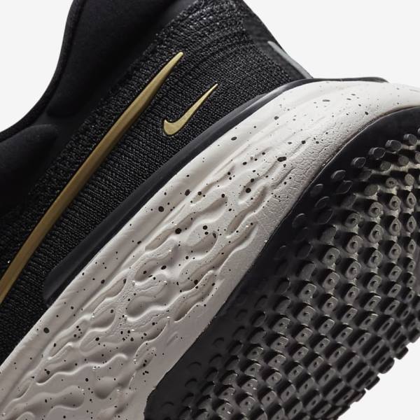 Nike ZoomX Invincible Run Flyknit Road Moški Tekaški Čevlji Črna / Kovinski Zlato | NK608FAQ